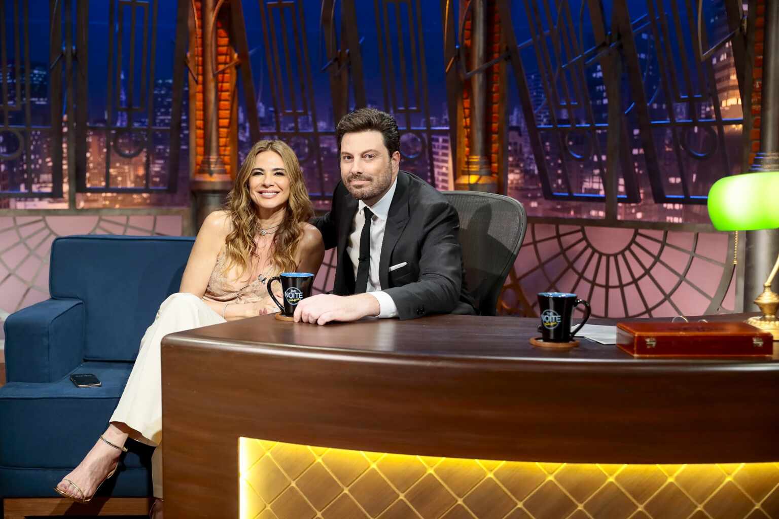 Luciana Gimenez com Danilo Gentili (Créditos: Rogério Pallatta/SBT)